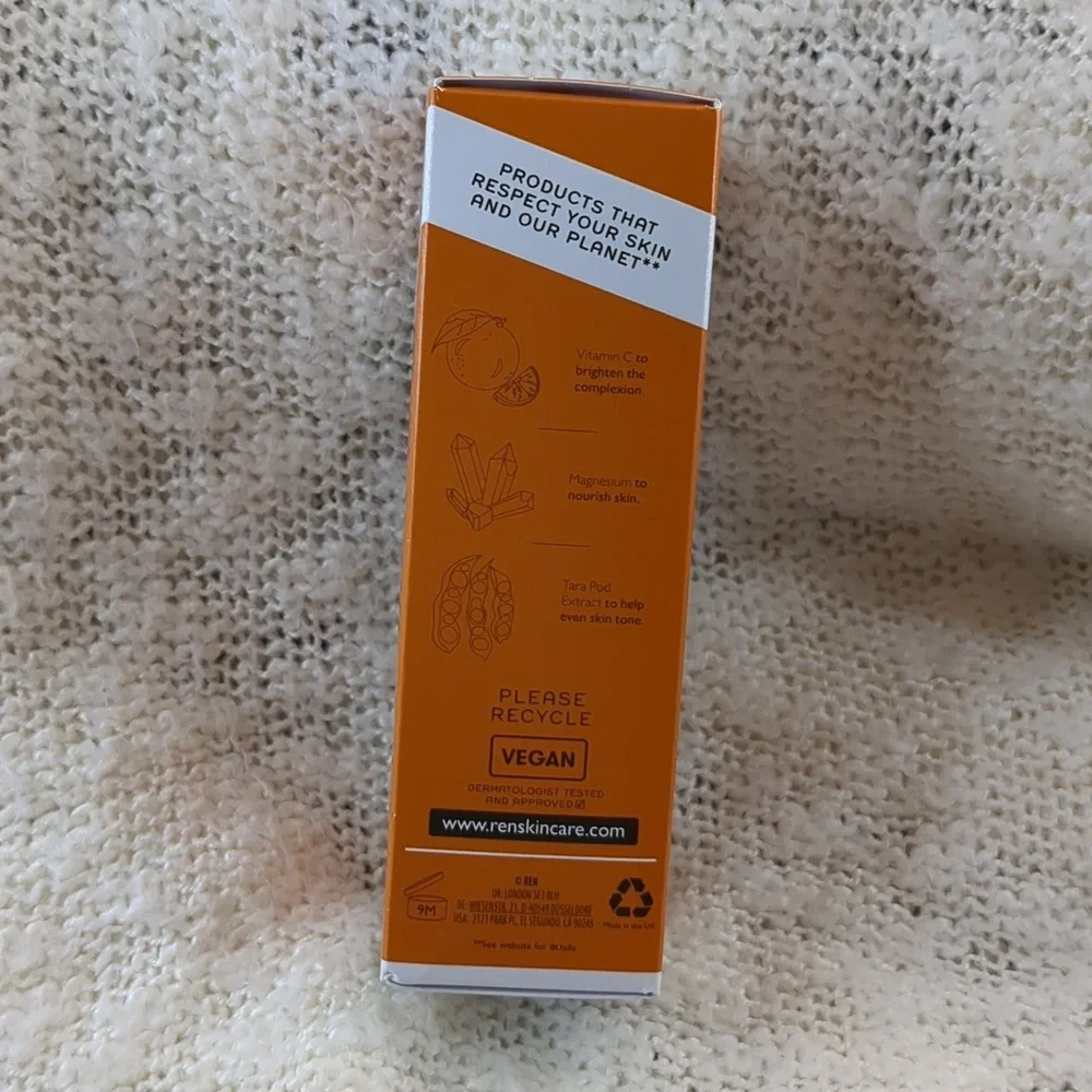 REN Glow Daily Vitamin C Gel Cream, 50ml/1.7fl oz - Picture 7 of 8